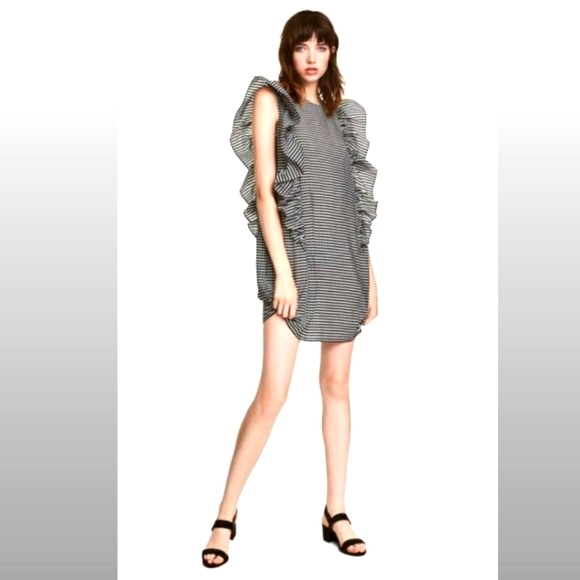 H&M Dresses & Skirts - H&M Ruffled Dress